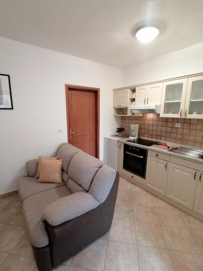 Apartment Mari Funtana Exterior foto