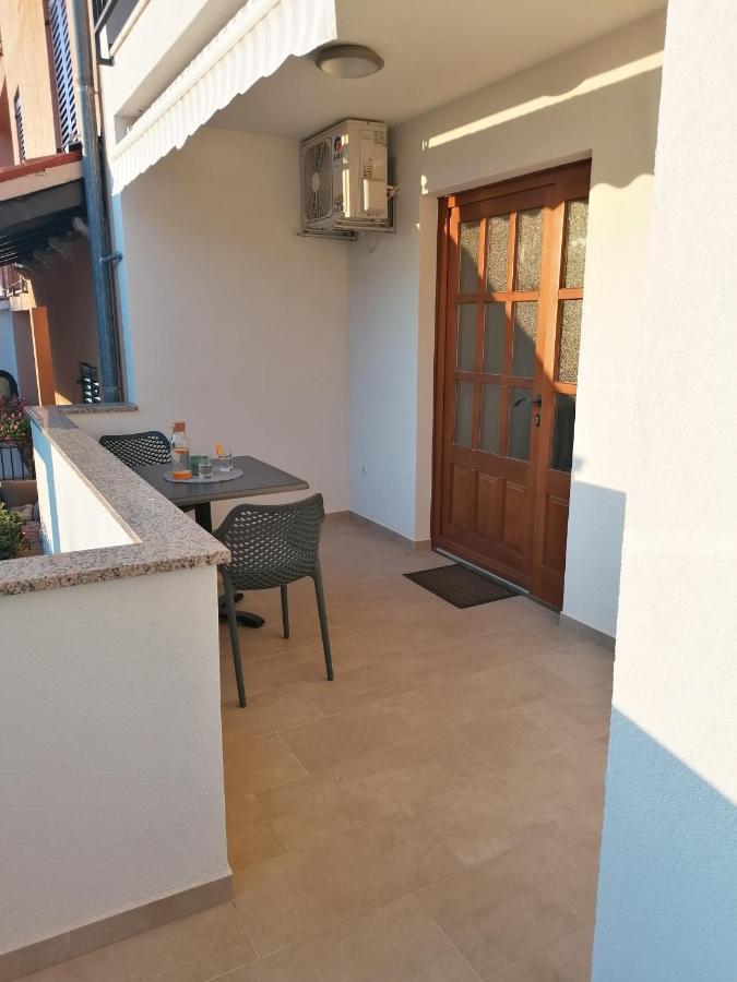 Apartment Mari Funtana Exterior foto